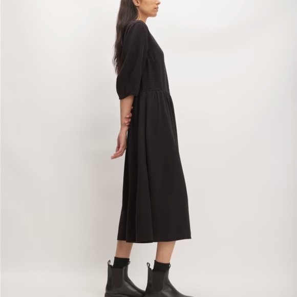 sale | everlane | the TENCEL™ puff-sleeve dress - Picture 3 of 6